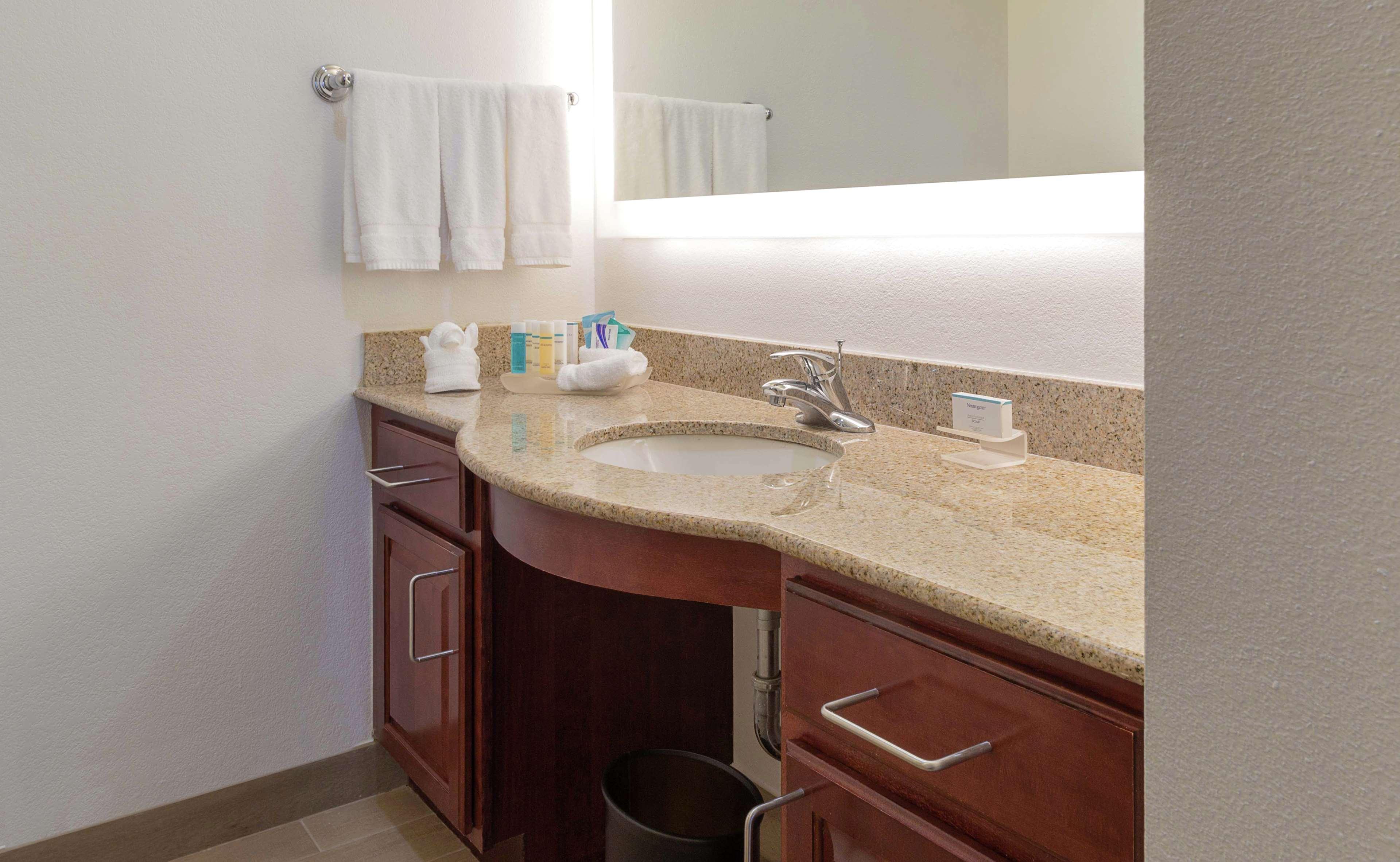 Homewood Suites By Hilton Miami - Airport West Miami Springs Bagian luar foto